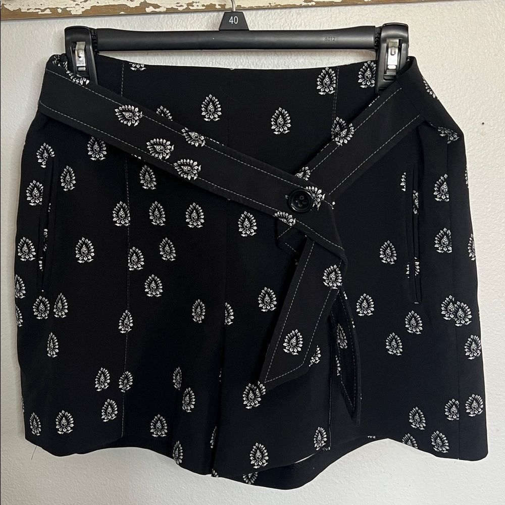 Zara Basic Black Tie Front Shorts Size Medium